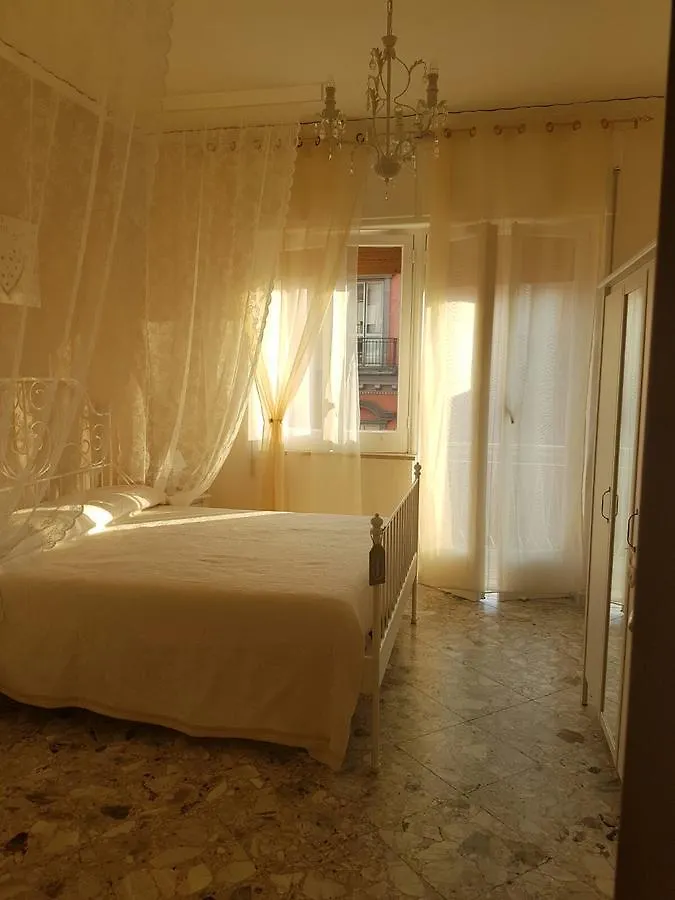 La Luna Di Pippo Napoli Bed & Breakfast
